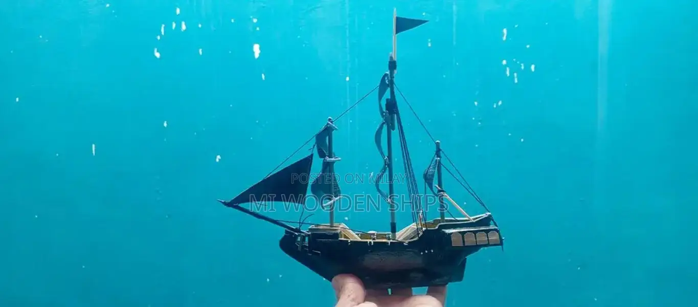 Detailed Table for Scale Model Displays of Ships and Aircrafts