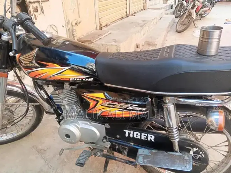 Honda 125 Motorcycle or Bicycle Caller Accessory