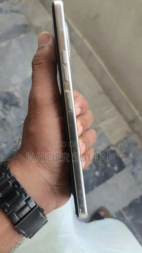 Tecno Camon 30 Smartphone - 8GB RAM, 256GB Storage