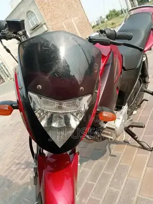 Yahama YBR 125G Motorcycle - Self Start Commuter Bike