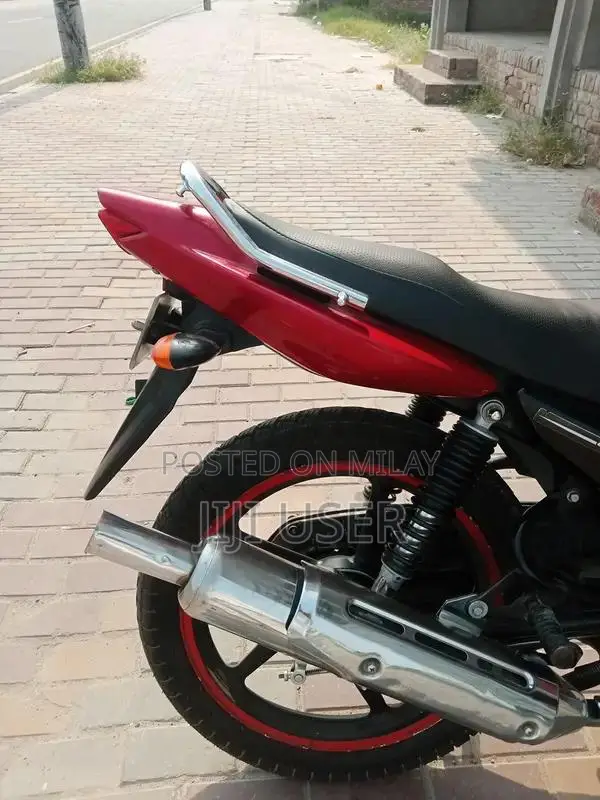 Yahama YBR 125G Motorcycle - Self Start Commuter Bike