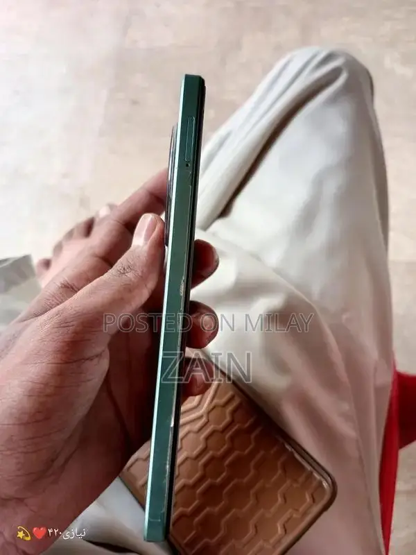 Redmi A3 Smartphone 4GB RAM 64GB Storage