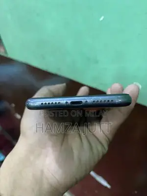 Apple iPhone 11 64GB Smartphone with Good Battery Health