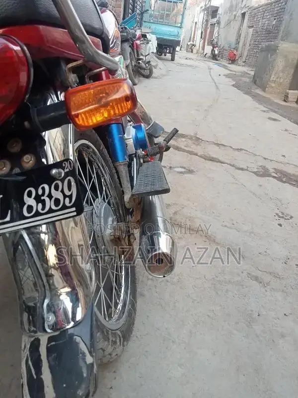 Hond CD 70 Motorcycle 20 Model Low Mileage Vintage Bike