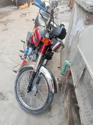 Hond CD 70 Motorcycle 20 Model Low Mileage Vintage Bike