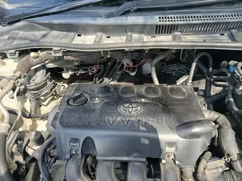 Toyota Corolla GLi Sedan - Reliable Compact Car