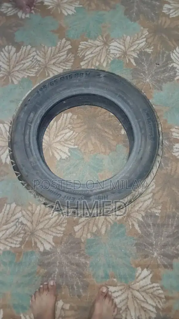 High-Quality 185/65/R15 Car Tires - Nearly New Condition