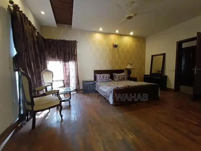 Luxurious 5-Bedroom Fully Furnished House for Short-Term Rentals
