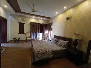 Luxurious 5-Bedroom Fully Furnished House for Short-Term Rentals