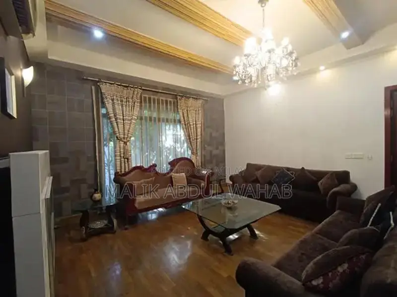 Luxurious 5-Bedroom Fully Furnished House for Short-Term Rentals