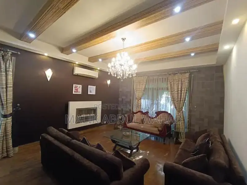 Luxurious 5-Bedroom Fully Furnished House for Short-Term Rentals