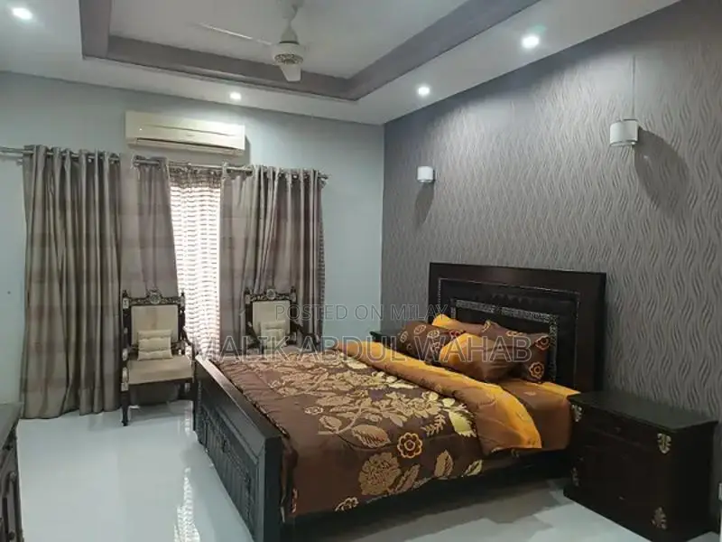 Luxurious 5-Bedroom Fully Furnished House for Short-Term Rentals