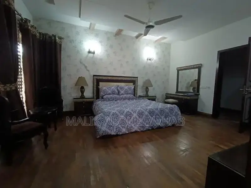 Luxurious 5-Bedroom Fully Furnished House for Short-Term Rentals