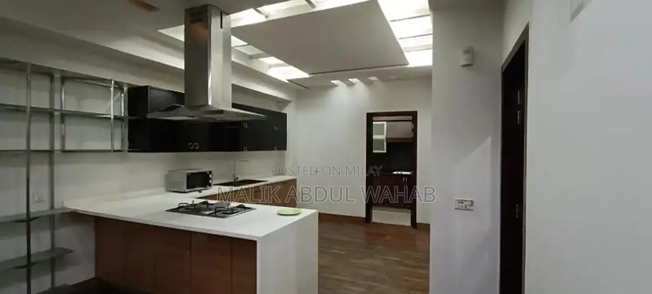 Luxurious 5-Bedroom Fully Furnished House for Short-Term Rentals