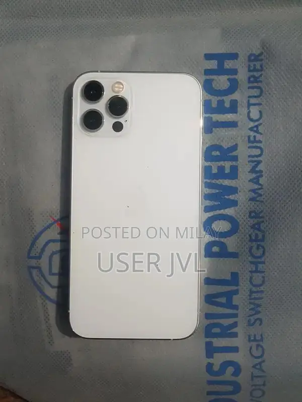 iPhone 12/12 Pro Dual Model Smartphone with Accessories