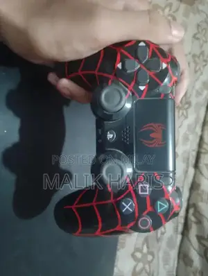 Photo - PlayStation 4 Spider-Man Themed Controller