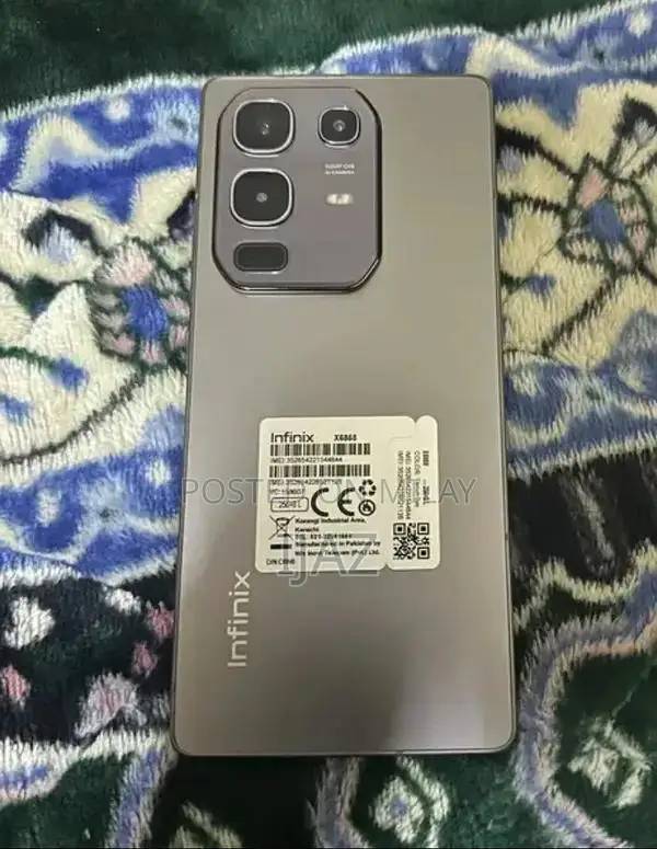 Used Smartphone with Full Warranty and Original Accessories