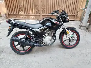 Photo - 2019 Yamaha YBR Motorcycle - Well Maintained Low Mileage