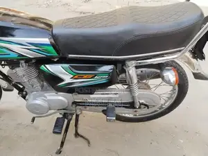 Photo - Honda CG 125 2023 Motorcycle - Lightly Used Single-Owner Bike