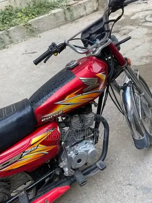 2021 Honda 125cc Motorcycle - Near Perfect Condition