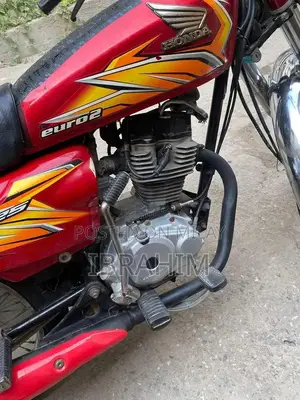 2021 Honda 125cc Motorcycle - Near Perfect Condition