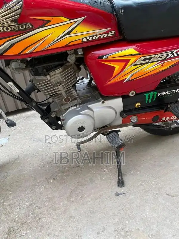 2021 Honda 125cc Motorcycle - Near Perfect Condition