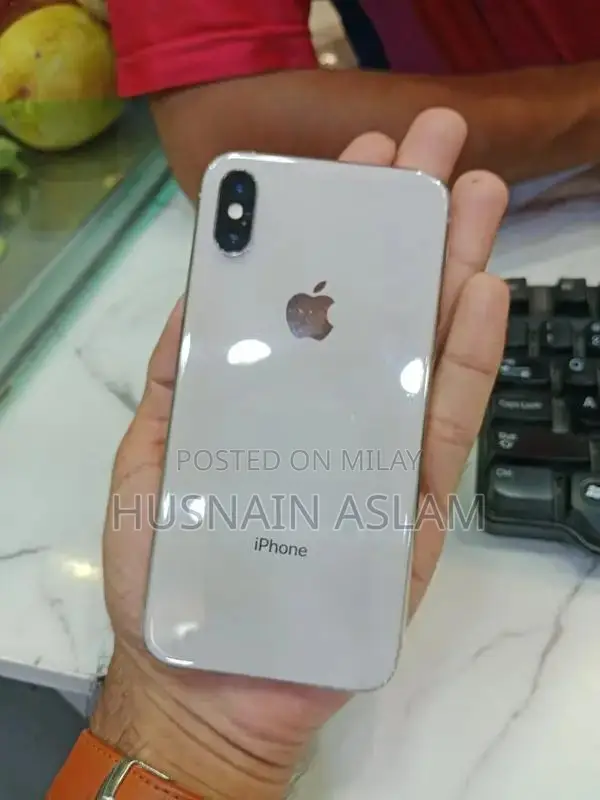 Smartphone with Battery Health Indicator