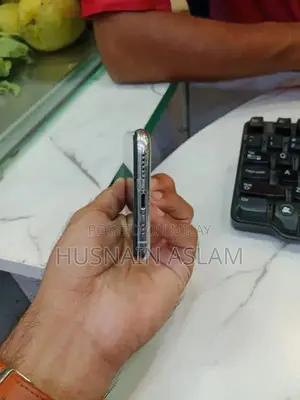 Smartphone with Battery Health Indicator