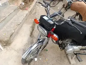 Honda 125cc Motorcycle - 2015 Model Compact Urban Ride