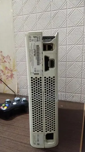 Xbox 360 Gaming Console with HDMI, 2 Controllers & 25+ Games