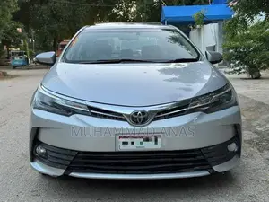 Photo - Toyota Corolla Altis Grande Sedan - Silver Metallic