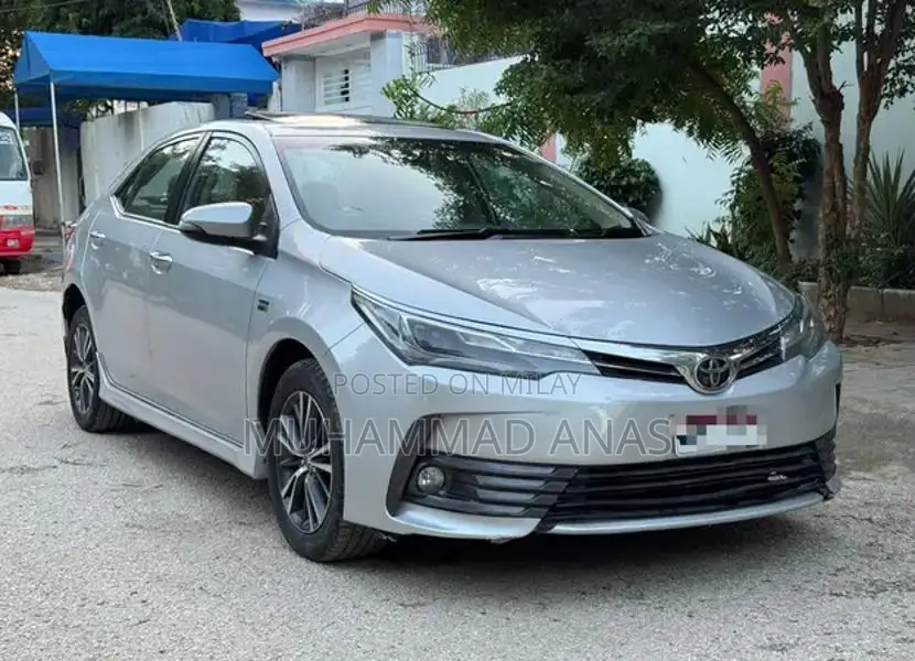 Toyota Corolla Altis Grande Sedan - Silver Metallic