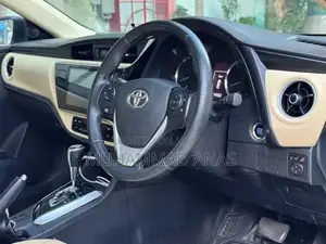 Toyota Corolla Altis Grande Sedan - Silver Metallic