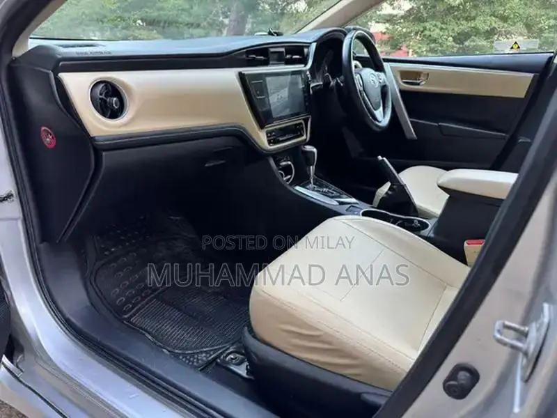 Toyota Corolla Altis Grande Sedan - Silver Metallic