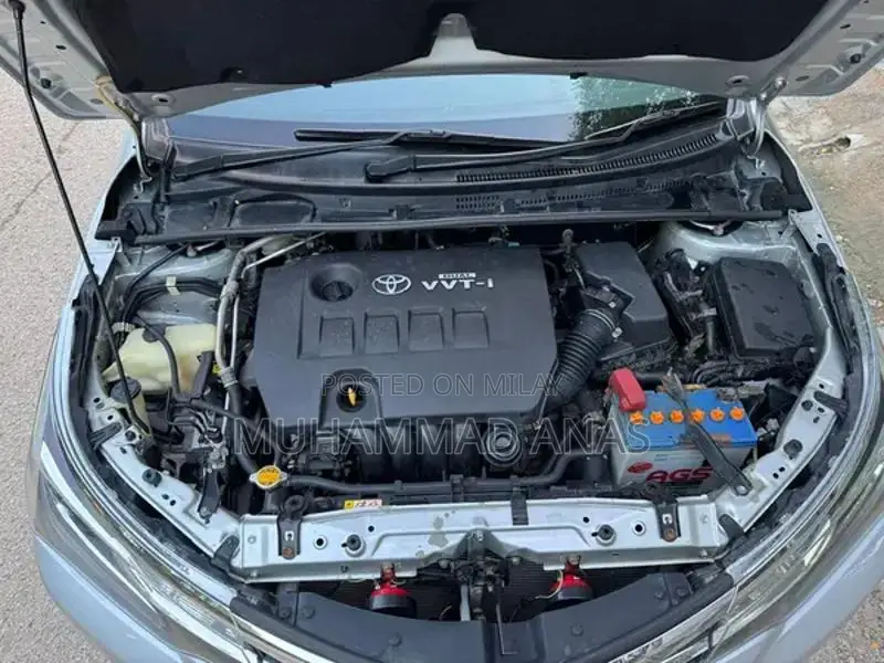 Toyota Corolla Altis Grande Sedan - Silver Metallic