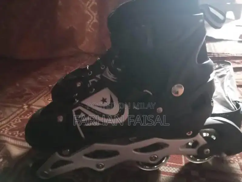 Roller Skating Shoes - Compact Recreational Footwear