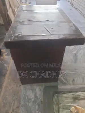 Executive Office Table with Side Drawers - 2.5 x 4 Feet Workspace