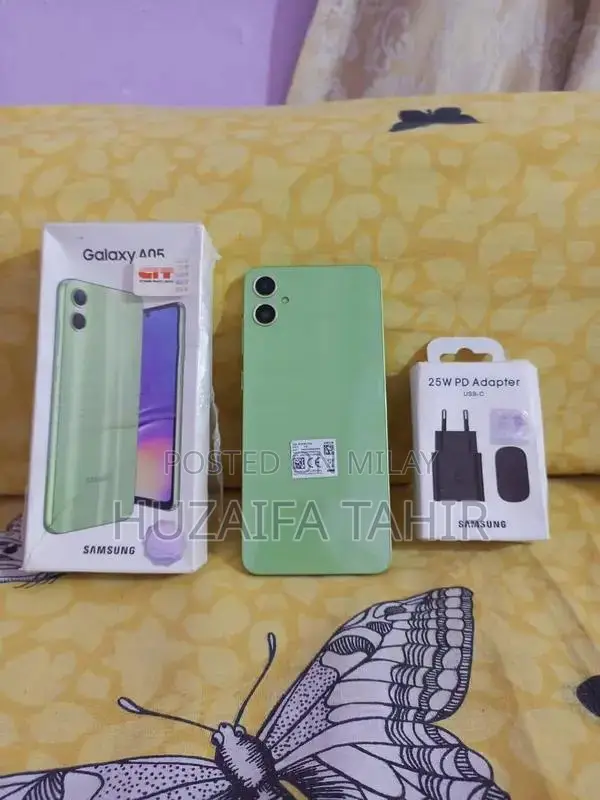 Samsung Galaxy A05 Smartphone 4GB RAM 64GB Storage Light Green