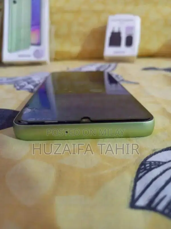 Samsung Galaxy A05 Smartphone 4GB RAM 64GB Storage Light Green