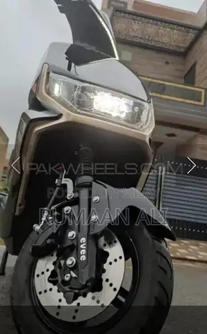 Photo - GENZ Electric Scooter 60V 32AMP Battery 80 KM Range