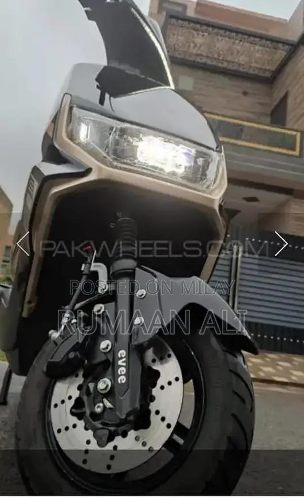 GENZ Electric Scooter 60V 32AMP Battery 80 KM Range