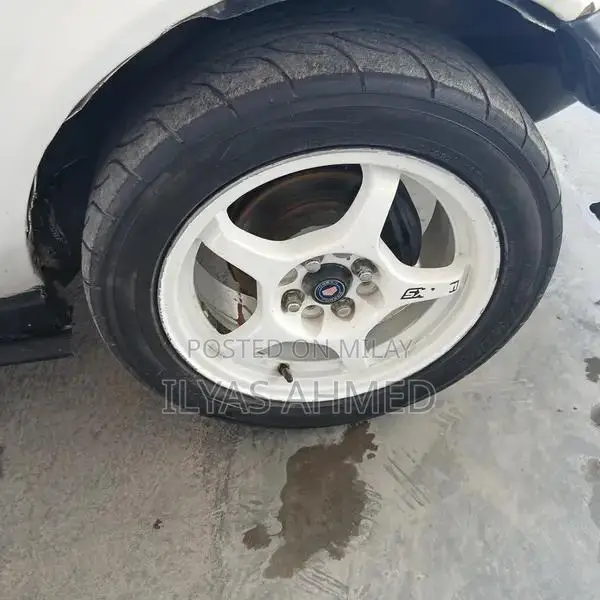 Toyota Corolla 1986 Classic Sedan - Low Maintenance Vehicle