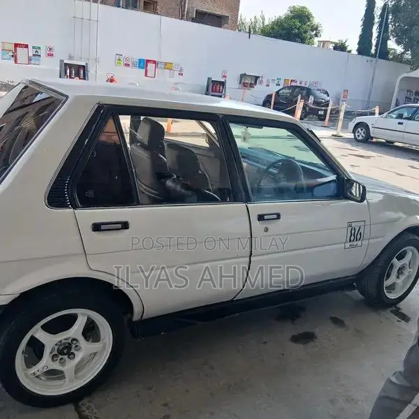 Toyota Corolla 1986 Classic Sedan - Low Maintenance Vehicle