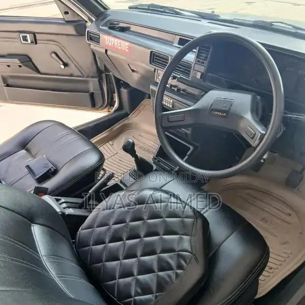 Toyota Corolla 1986 Classic Sedan - Low Maintenance Vehicle