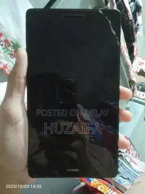 Versatile Tablet with Multiple Storage and RAM Options