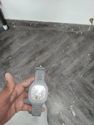 Pristine Blue Analog Watch - Excellent Condition, Classic Design