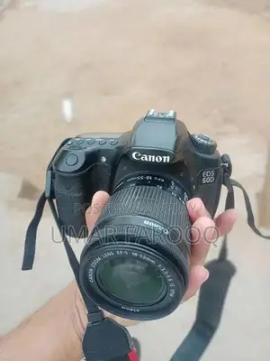 Canon EOS 60D DSLR Camera with Kit Lens