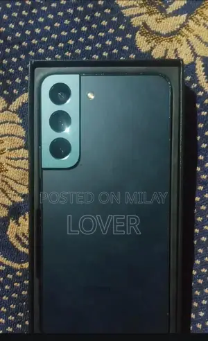 Photo - Samsung Galaxy S22 Smartphone - Compact 8GB RAM 128GB Storage