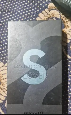 Samsung Galaxy S22 Smartphone - Compact 8GB RAM 128GB Storage