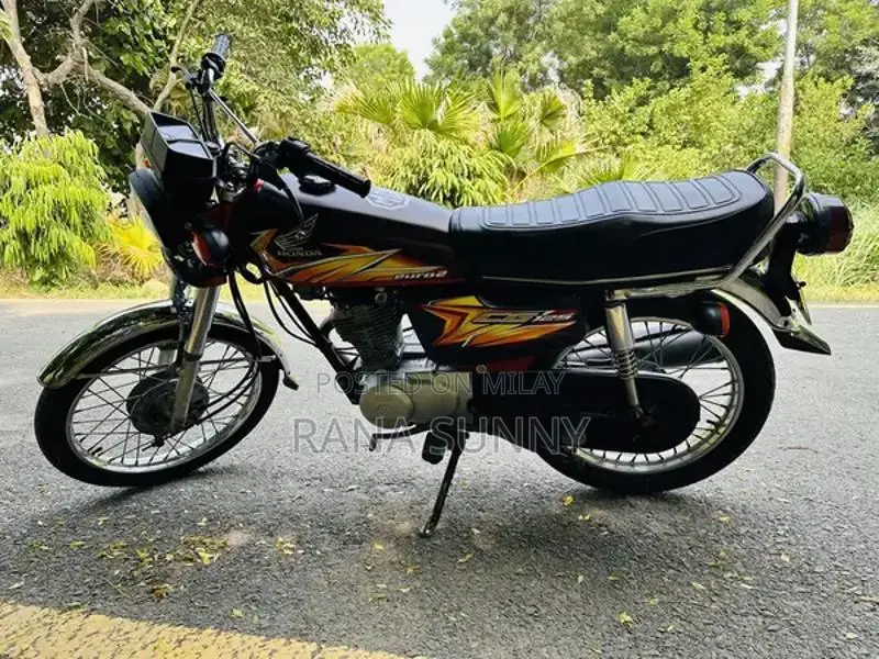 Honda 125cc Motorcycle - 2020 Model, One Owner, Like New